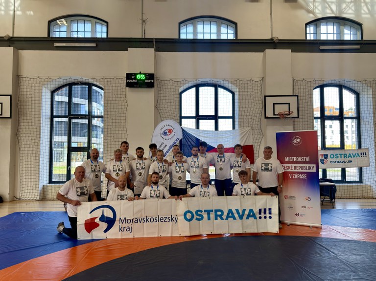 Vítkovičtí zápasníci slaví patnáctý titul mistrů republiky v řadě